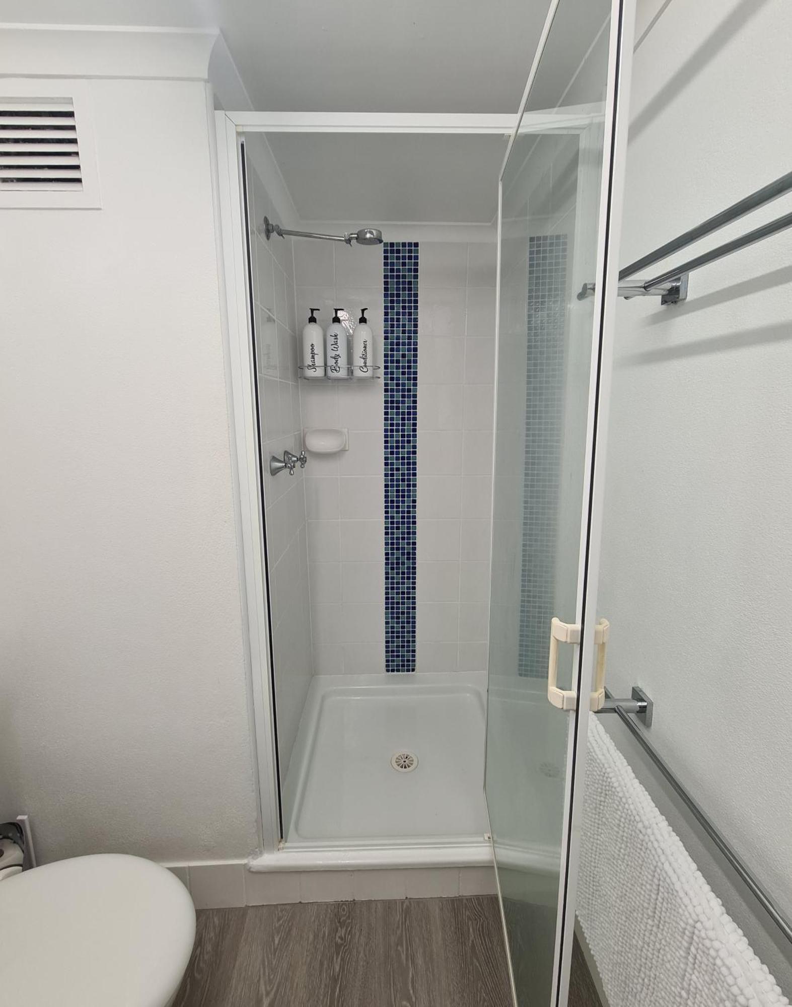 Dolphin Heads - Resort Unit - Absolute Beachfront! - Whitsunday Getaway! Mackay Luaran gambar