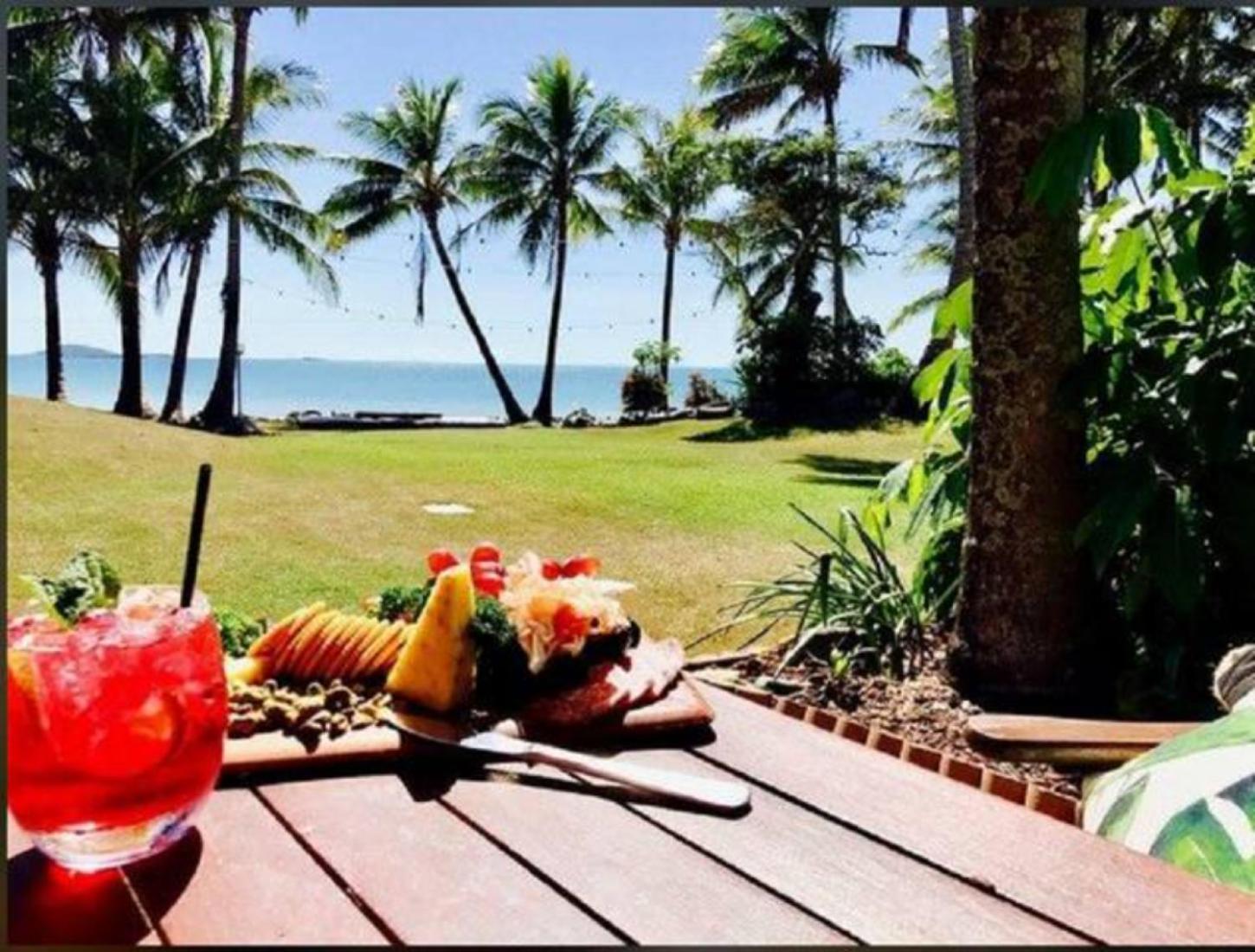 Dolphin Heads - Resort Unit - Absolute Beachfront! - Whitsunday Getaway! Mackay Luaran gambar