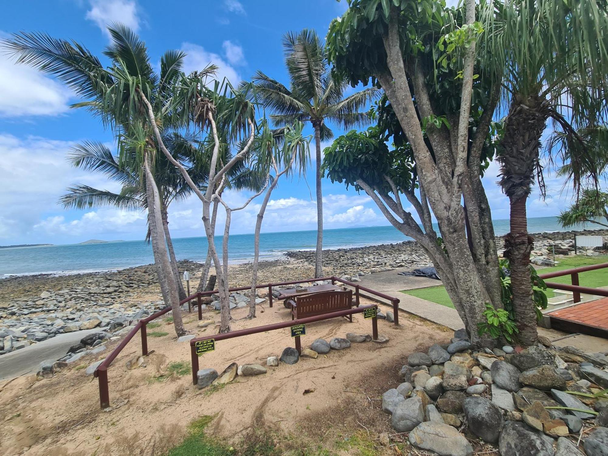 Dolphin Heads - Resort Unit - Absolute Beachfront! - Whitsunday Getaway! Mackay Luaran gambar