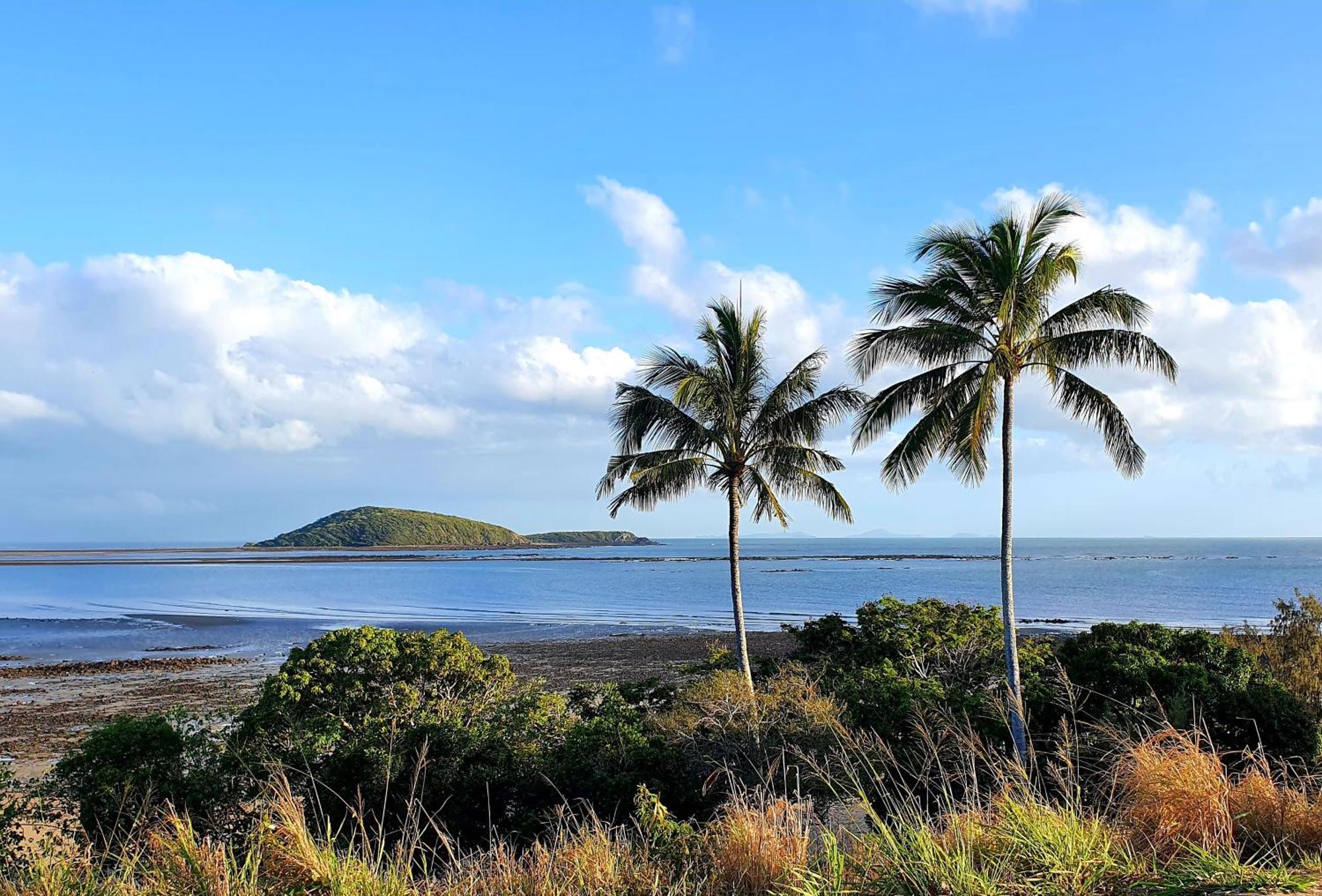Dolphin Heads - Resort Unit - Absolute Beachfront! - Whitsunday Getaway! Mackay Luaran gambar